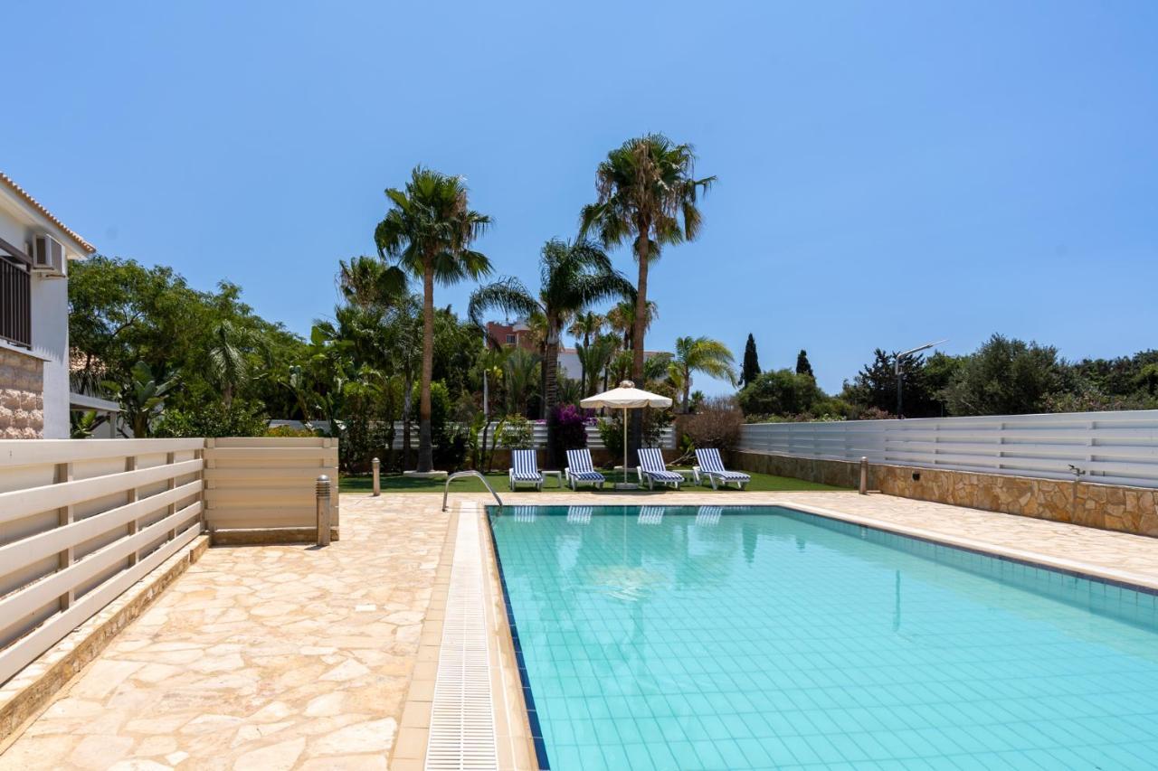 Lime 3-Bedroom Villa In Protaras Extérieur photo