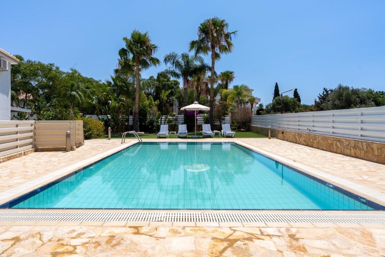Lime 3-Bedroom Villa In Protaras Extérieur photo