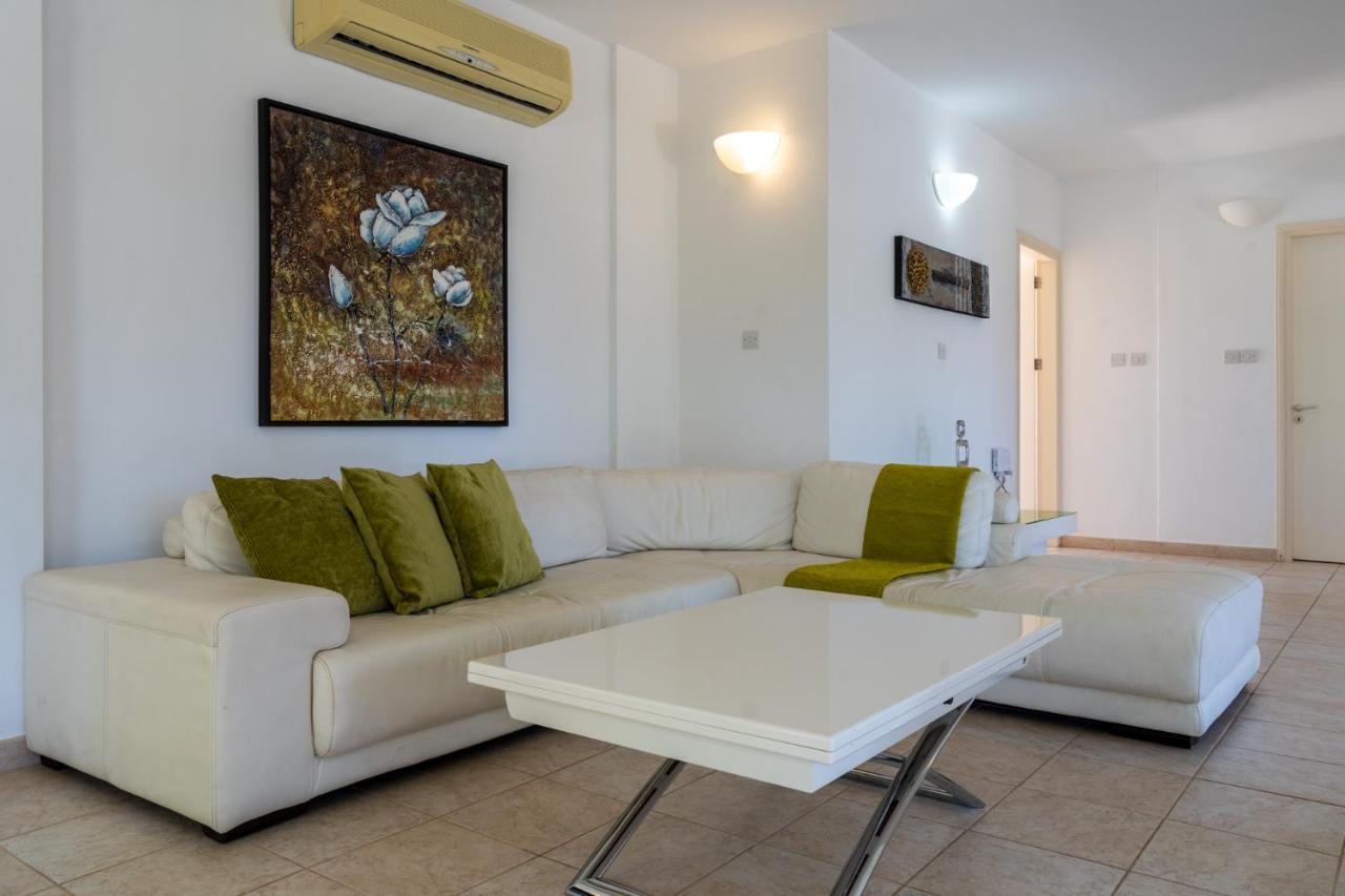 Lime 3-Bedroom Villa In Protaras Extérieur photo