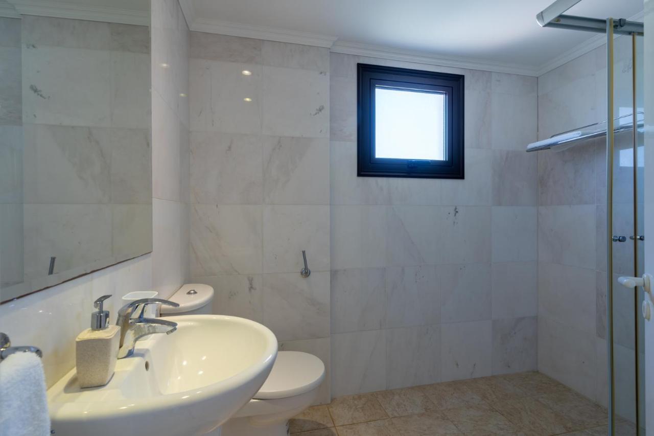 Lime 3-Bedroom Villa In Protaras Extérieur photo