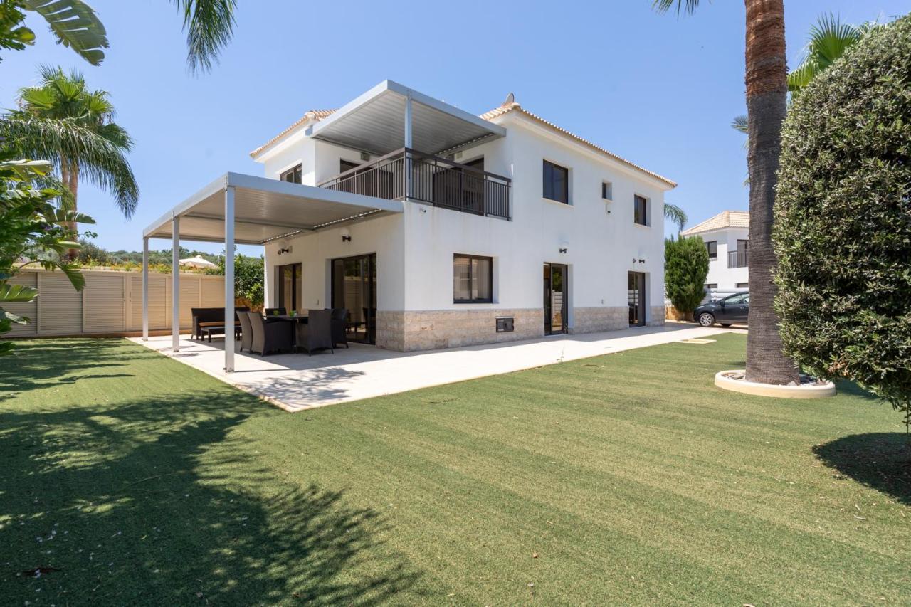 Lime 3-Bedroom Villa In Protaras Extérieur photo